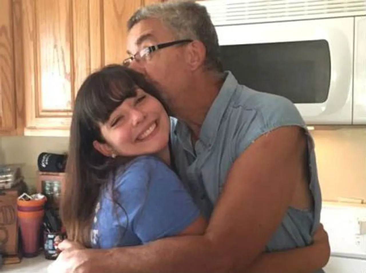 Girl's Heartwarming Note To Her Single Dad