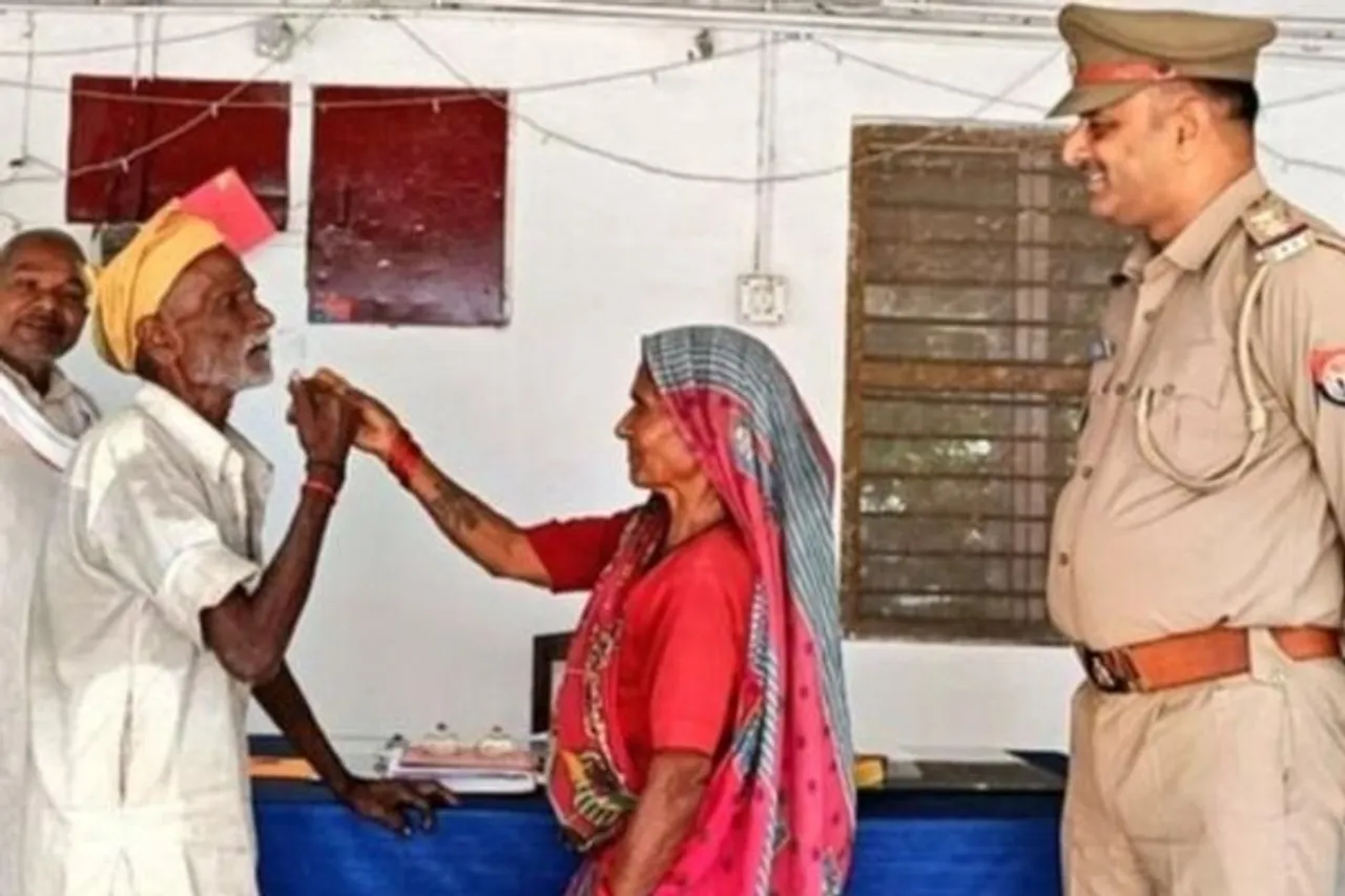 Gonda elderly couple viral video