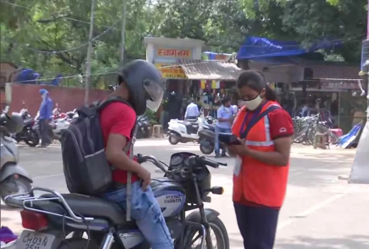 Chandigarh boxer Ritu sells parking tickets