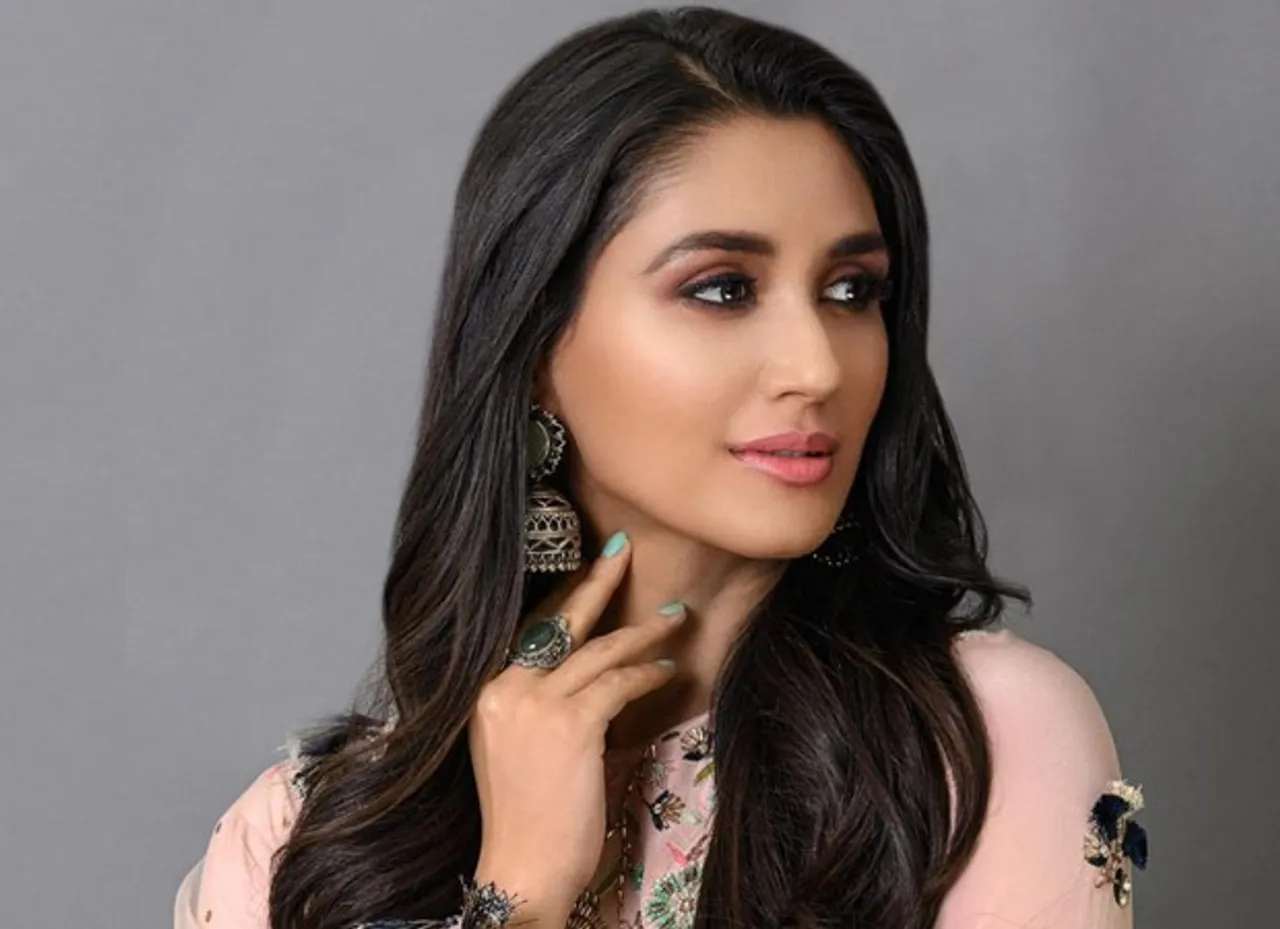 Nikita Dutta robbed, Nikita Dutta The Big Bull
