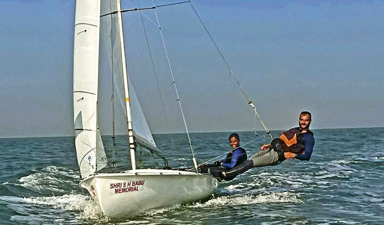 Anand Mahindra tweets about Sailor Preethi Kongara's Story