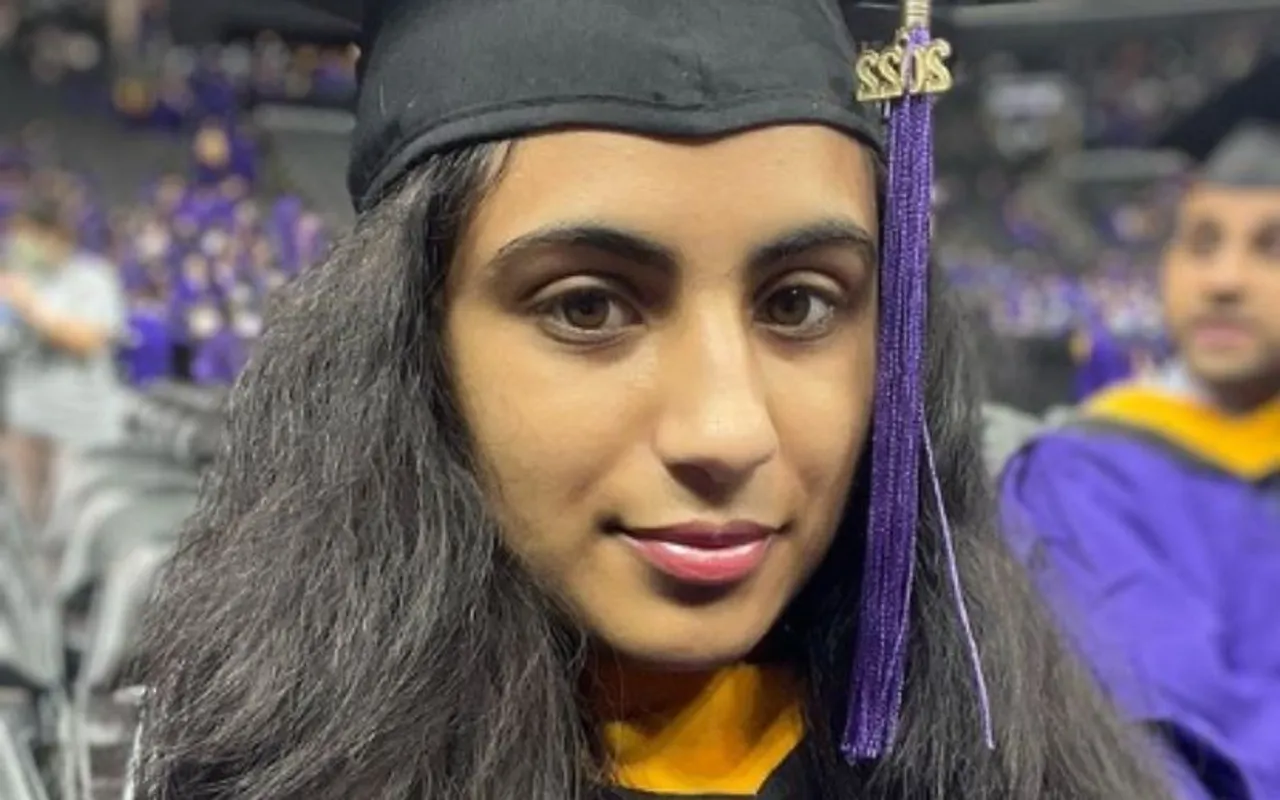 girl graduates with taylor swift