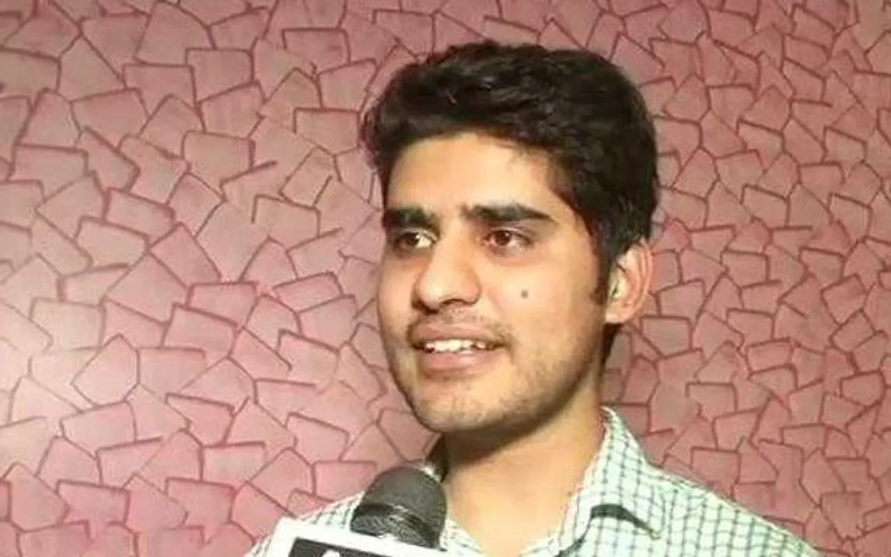 UPSC Topper Thanks Girlfriend