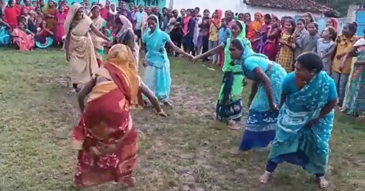 Women play kabaddi in saree