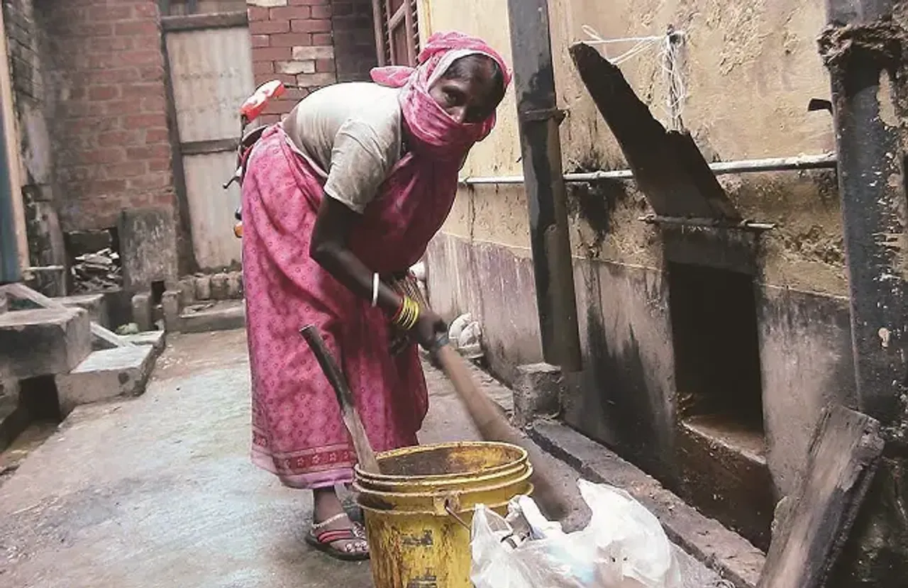 women manual scavengers