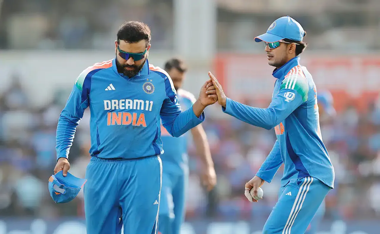 i4g48l9k_rohit-sharma-and-shubman-gill-bcci_625x300_06_October_25