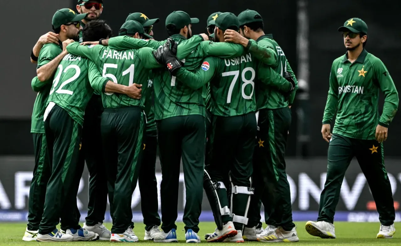 e74rt7ck_team-pakistan-afp_625x300_07_February_26