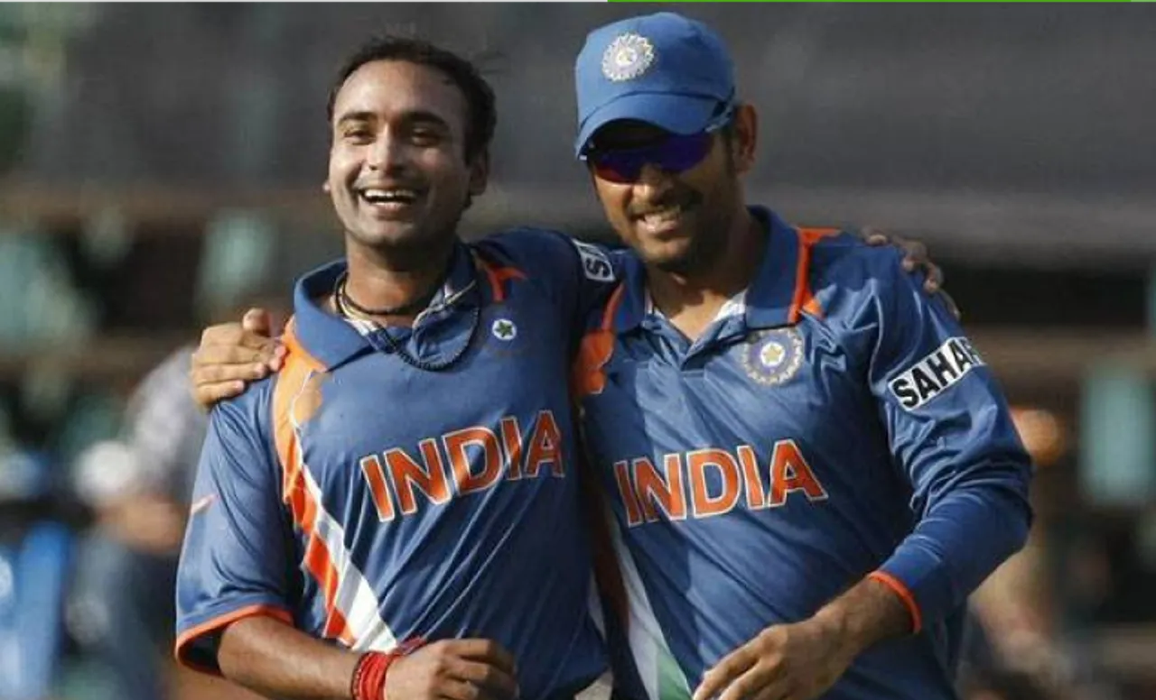 Fans hail Amit Mishra for shutting Pakistani journalist for taking dig at MS Dhoni