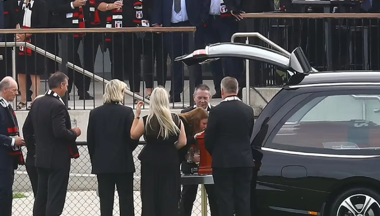 Family, friends give emotional farewell to Shane Warne in private funeral