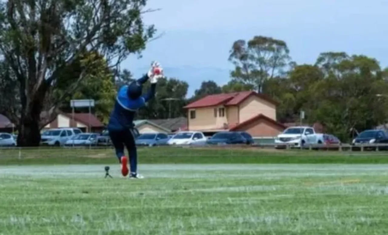 Man catches ball from 400 ft