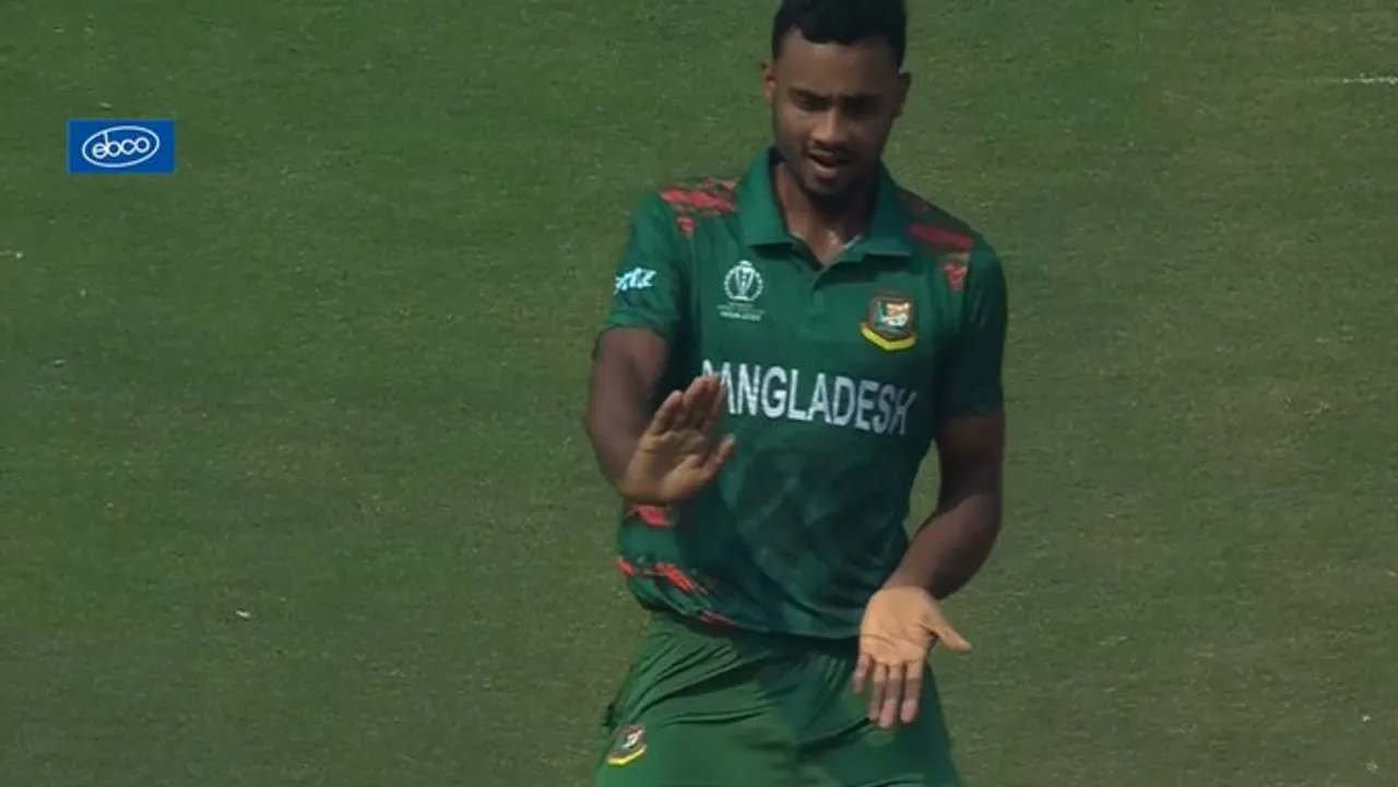 Shoriful Islam doing 'Ek Pal Ka Jeena' dance step after picking up a wicket