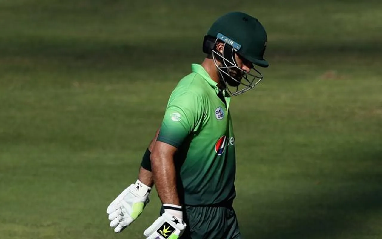 अहमद शहजाद ने बायोपिक के लिए ब्रैड पिट नाम लिया तो ट्रोल करने वालों की लगी लंबी लाइन, कमेन्ट पढ़ रोक नहीं पाएंगे हंसी