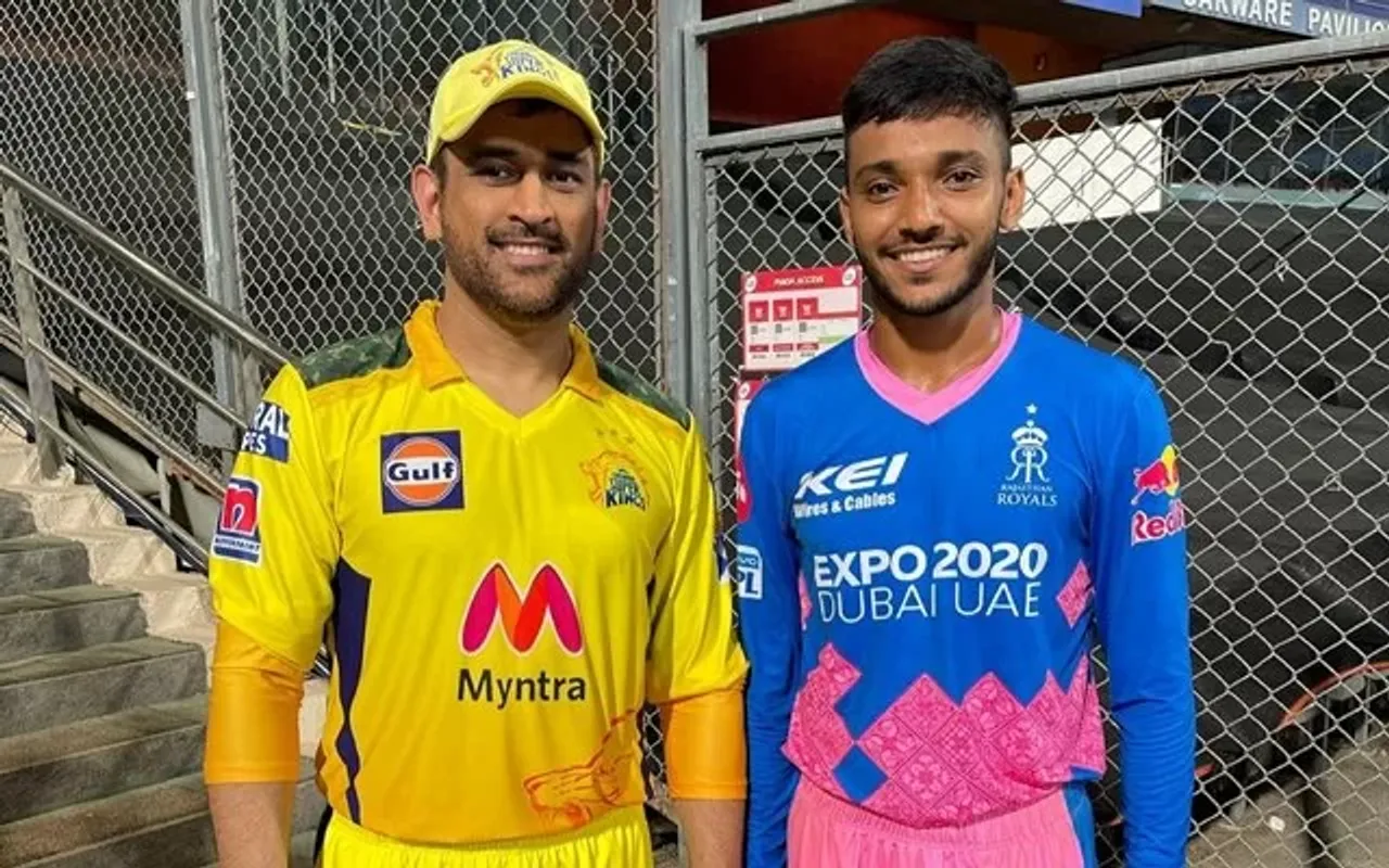 MS Dhoni and Chetan Sakariya. (Photo Source: Instagram)