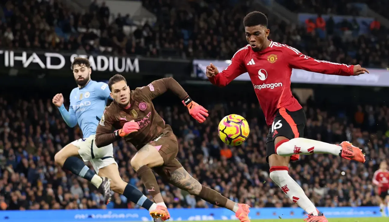 Man Utd beat Man City with incredible late turnaround