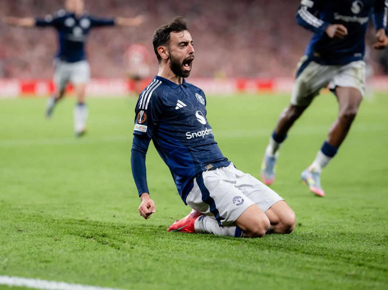 Manchester United Crush 10-Man Bilbao to Close in on Europa Final