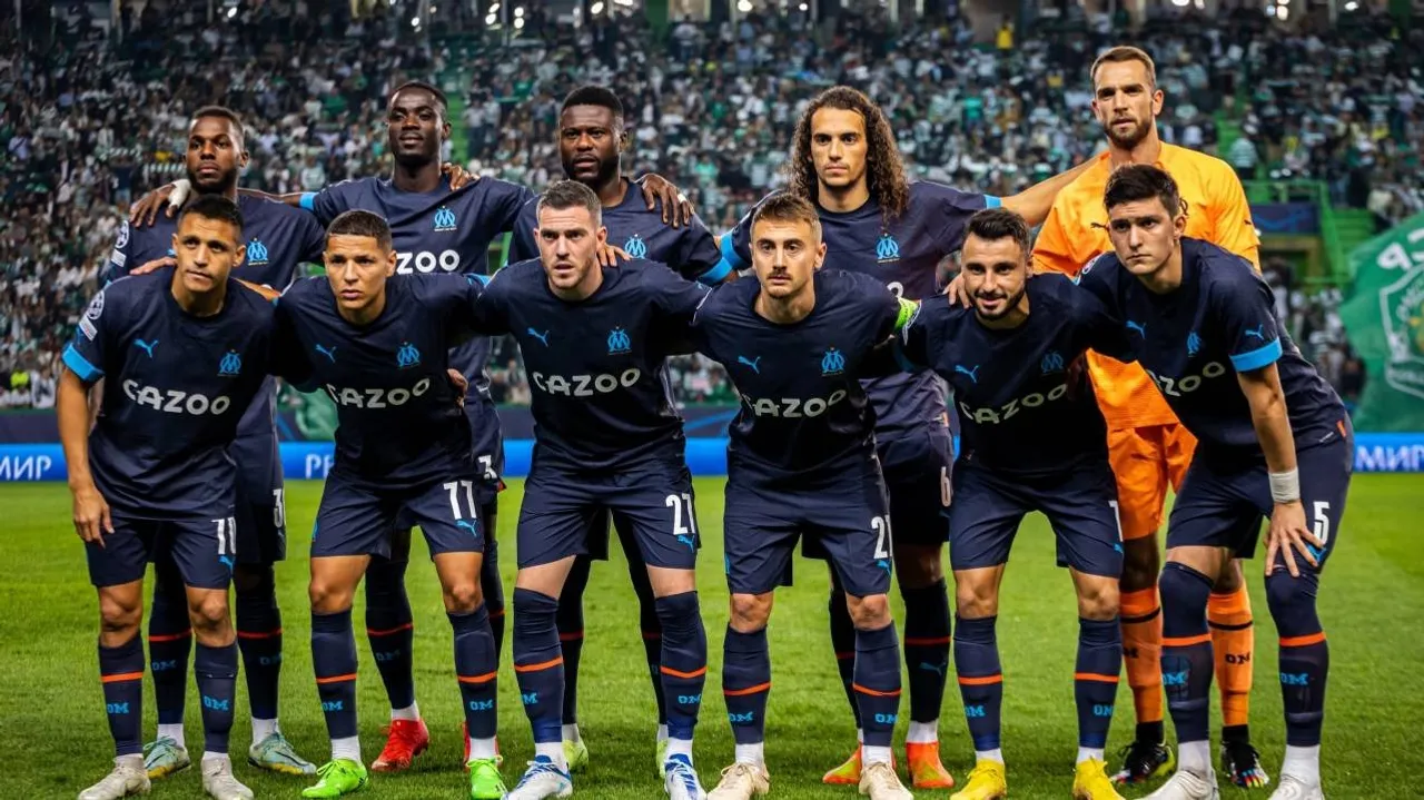 marseille-line-up-before-a-match-v2-44500