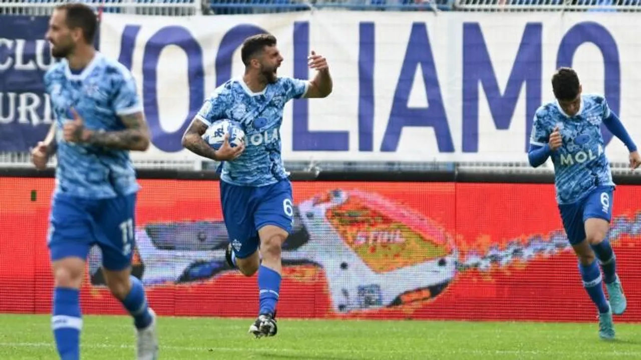 como-1907-players-during-a-game-v2-53768-w767