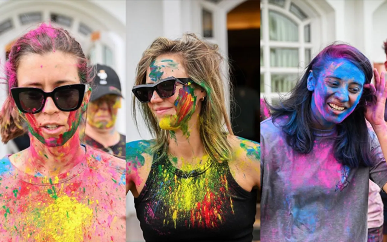 Bangalore Women's team celebrating Holi (Source - Twitter)
