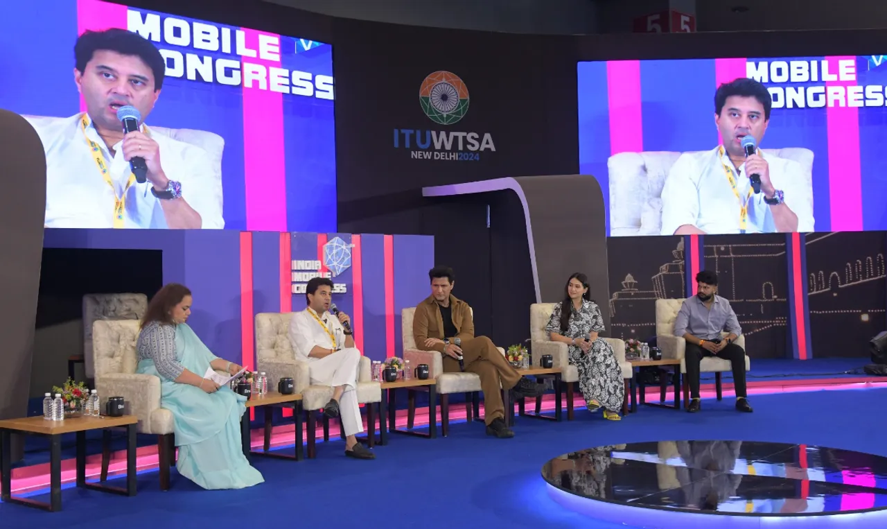 Shri Jyotiraditya M. Scindia, MOC during Panel Discussion on Revolutionizing Content Creation at IMC 2024.jpeg