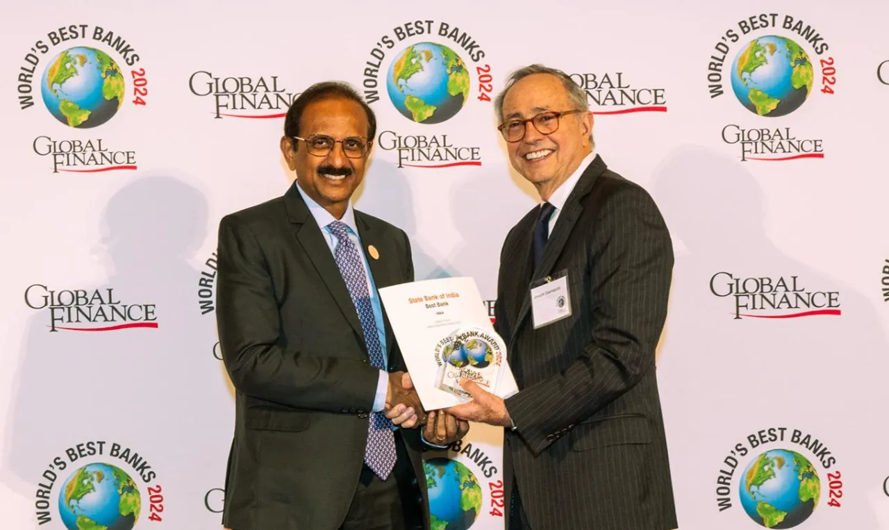 Shri C.S. Setty, Chairman of SBI, receiving the Best Bank in India award.jpg