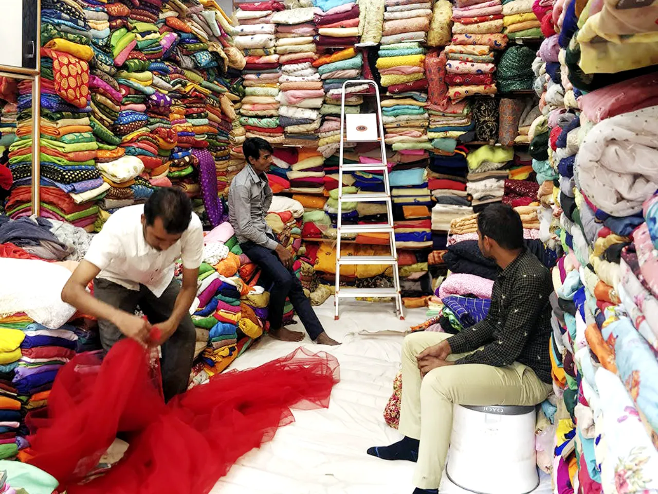 Allcargo Gati Boosts MSME Fabric Cluster in Chickpet.jpg