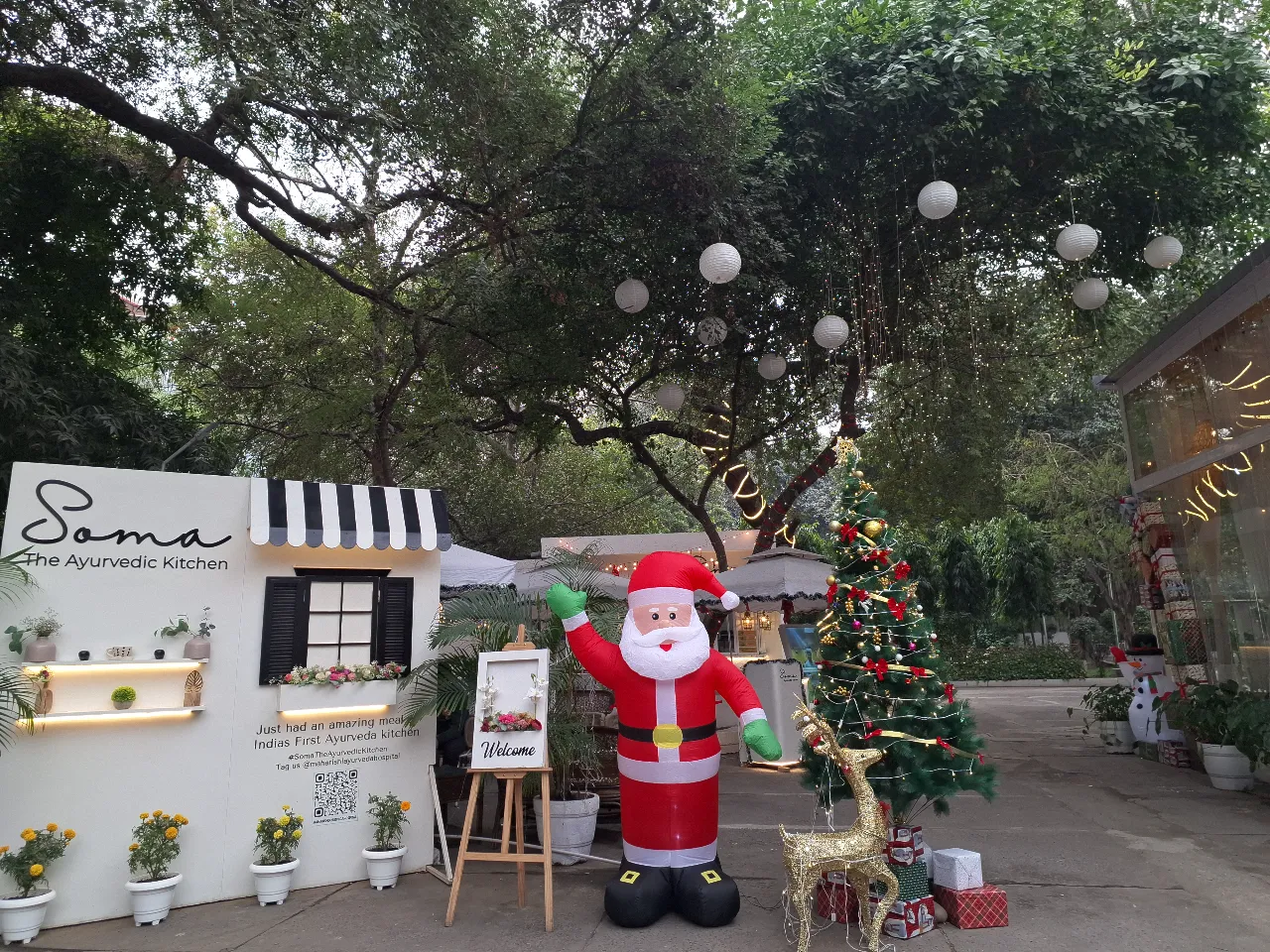 SOMA Christmas Decor 