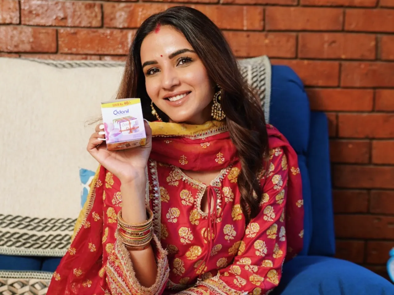 Dabur’s Odonil recreates its classic campaign with Jasmin Bhasin.jpeg