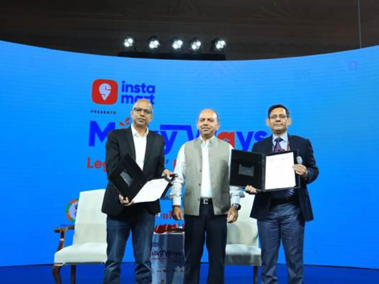 Ministry of Cooperation Signs MoU with Swiggy Instamart for Dairy Products 