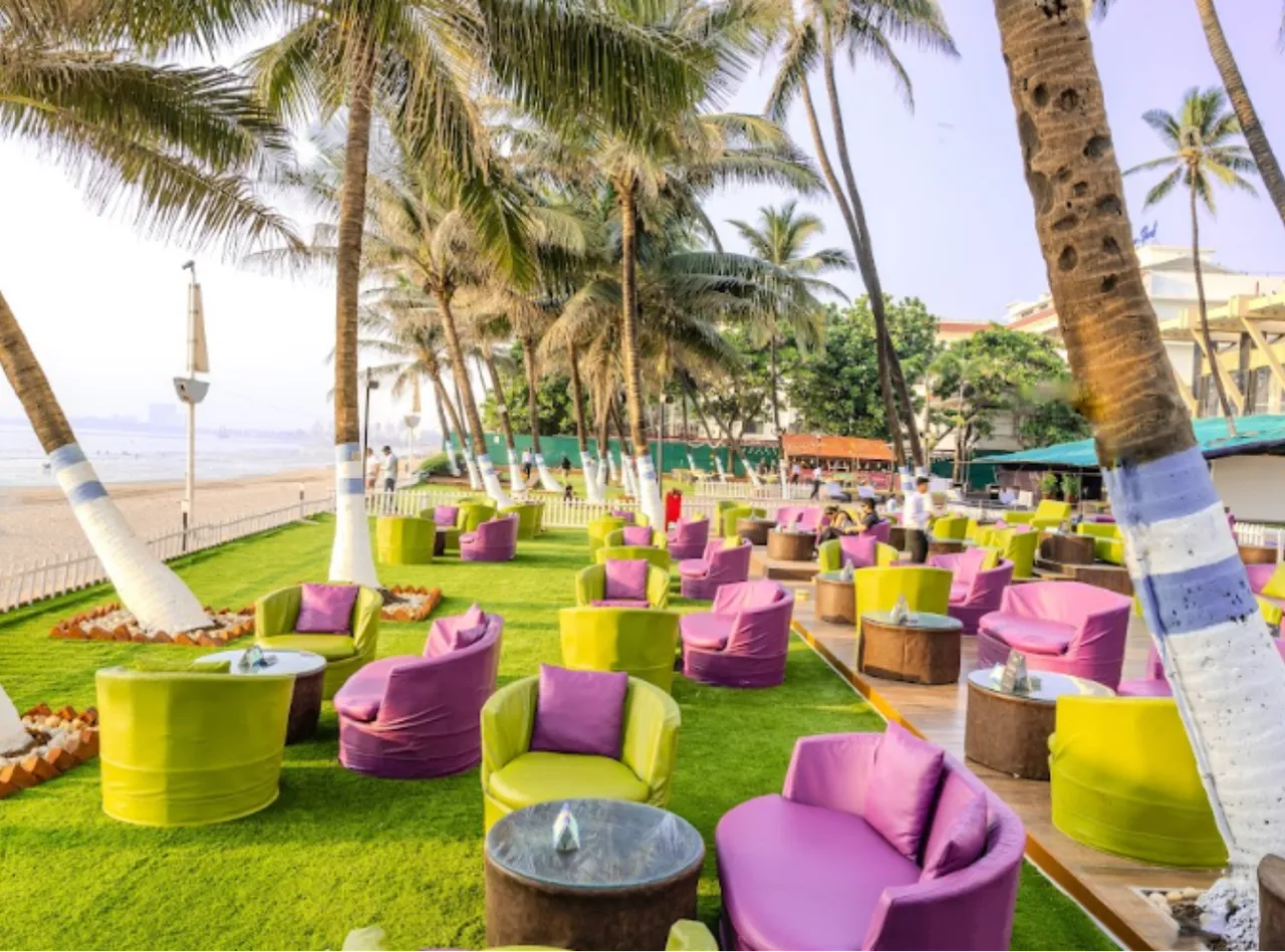 Gadda Da Vida Hosts Bollywood Karaoke Night at Juhu Beach