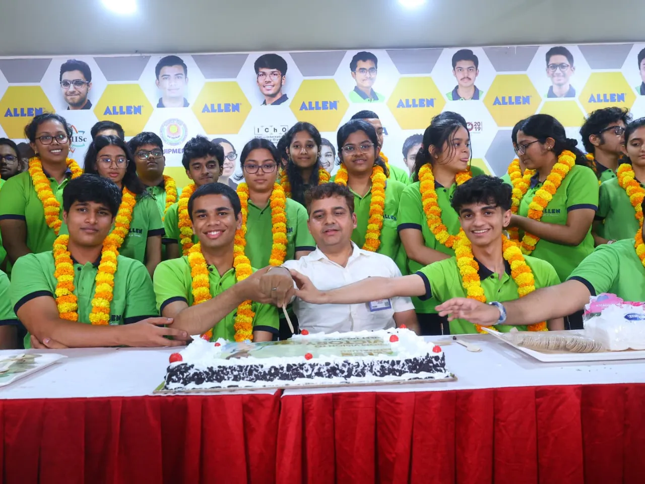 11 ALLEN Bengaluru Students in NEET UG 2025 Top 1000