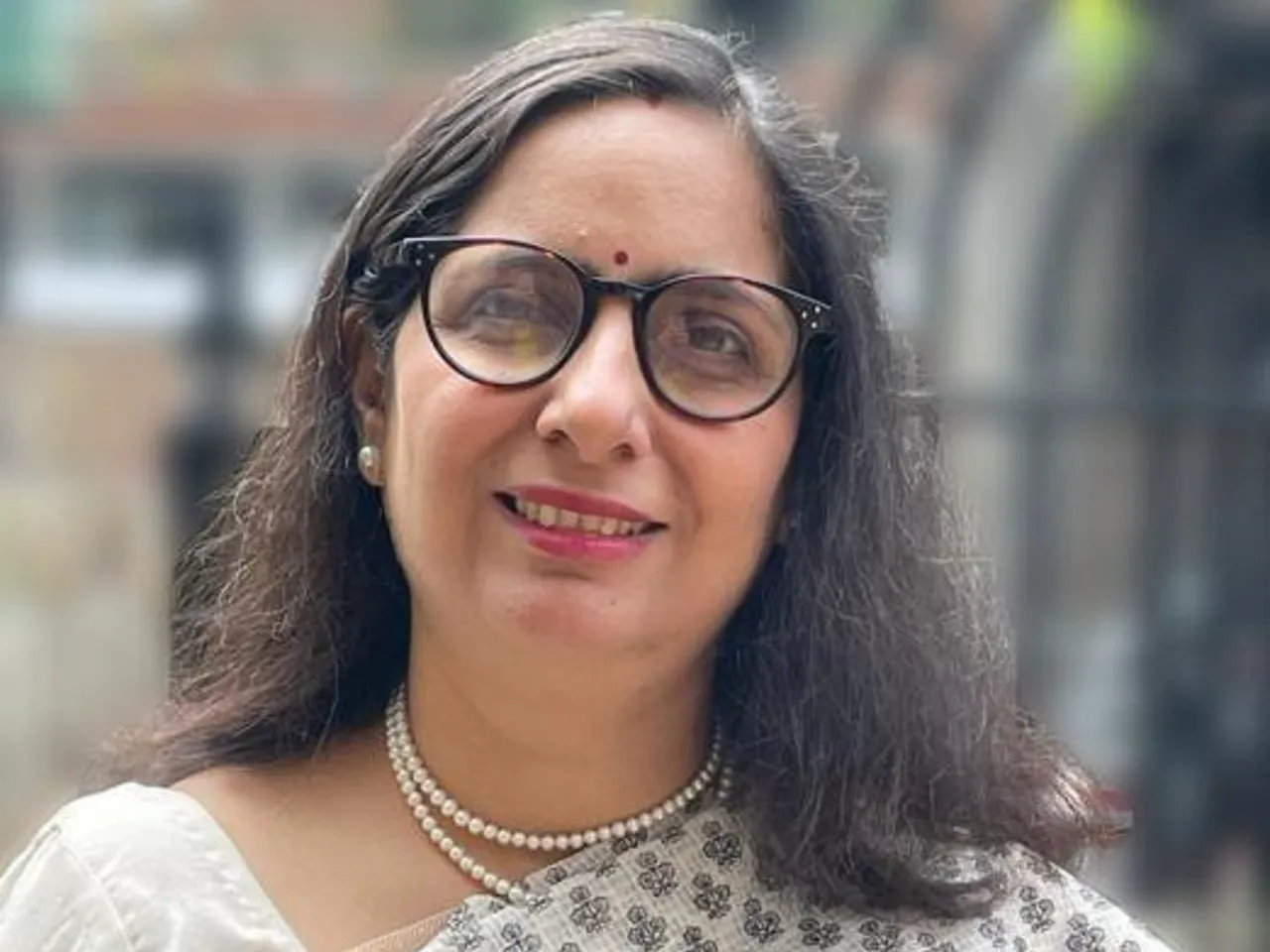 Ms Sonali Chowdhry CEO  Officenet