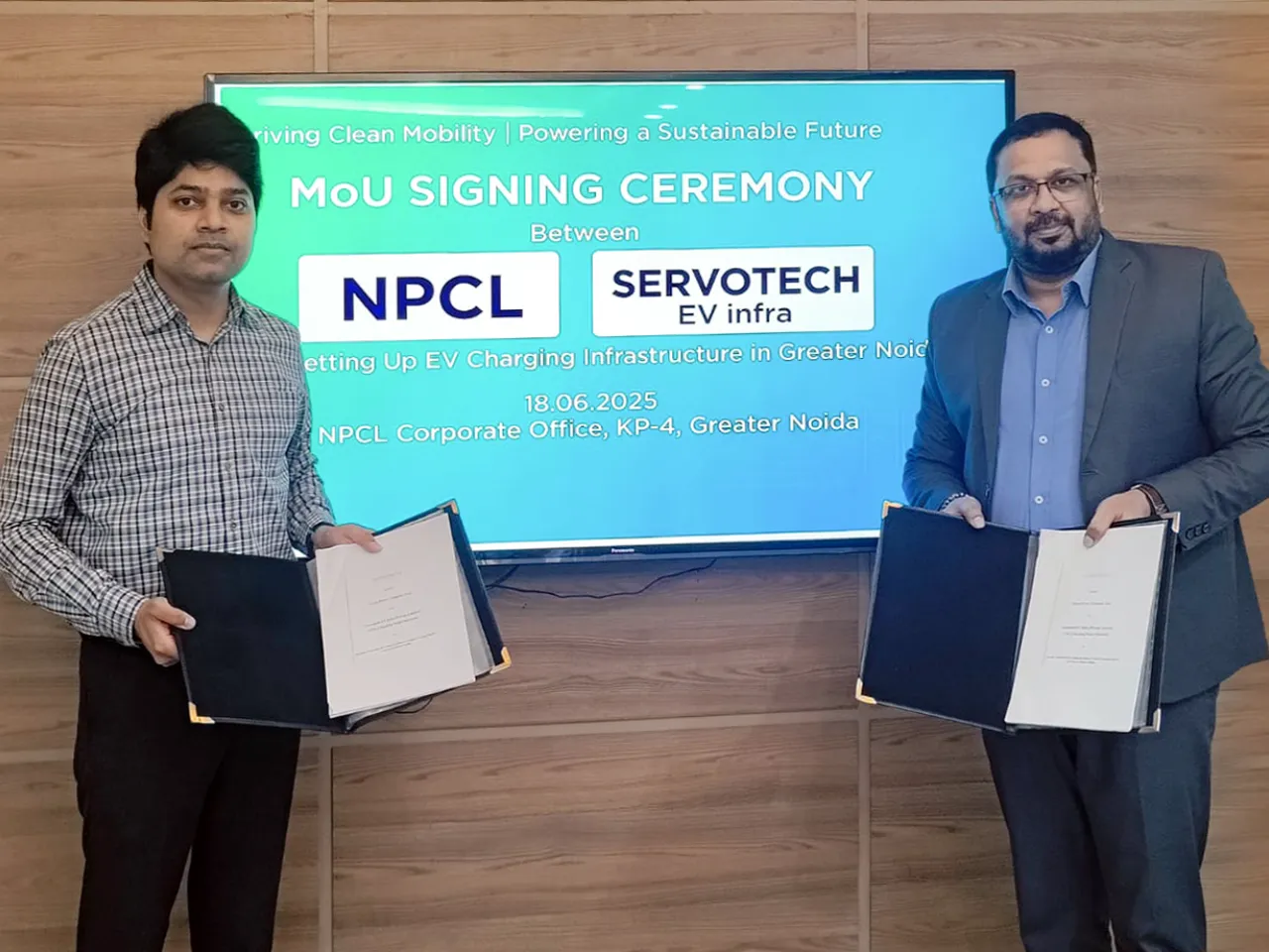 Sanket Srivastava, Head, PMS & Sustainability, NPCL, and Prem Prakash, CEO, Incharz at the time of MoU signing ceremony