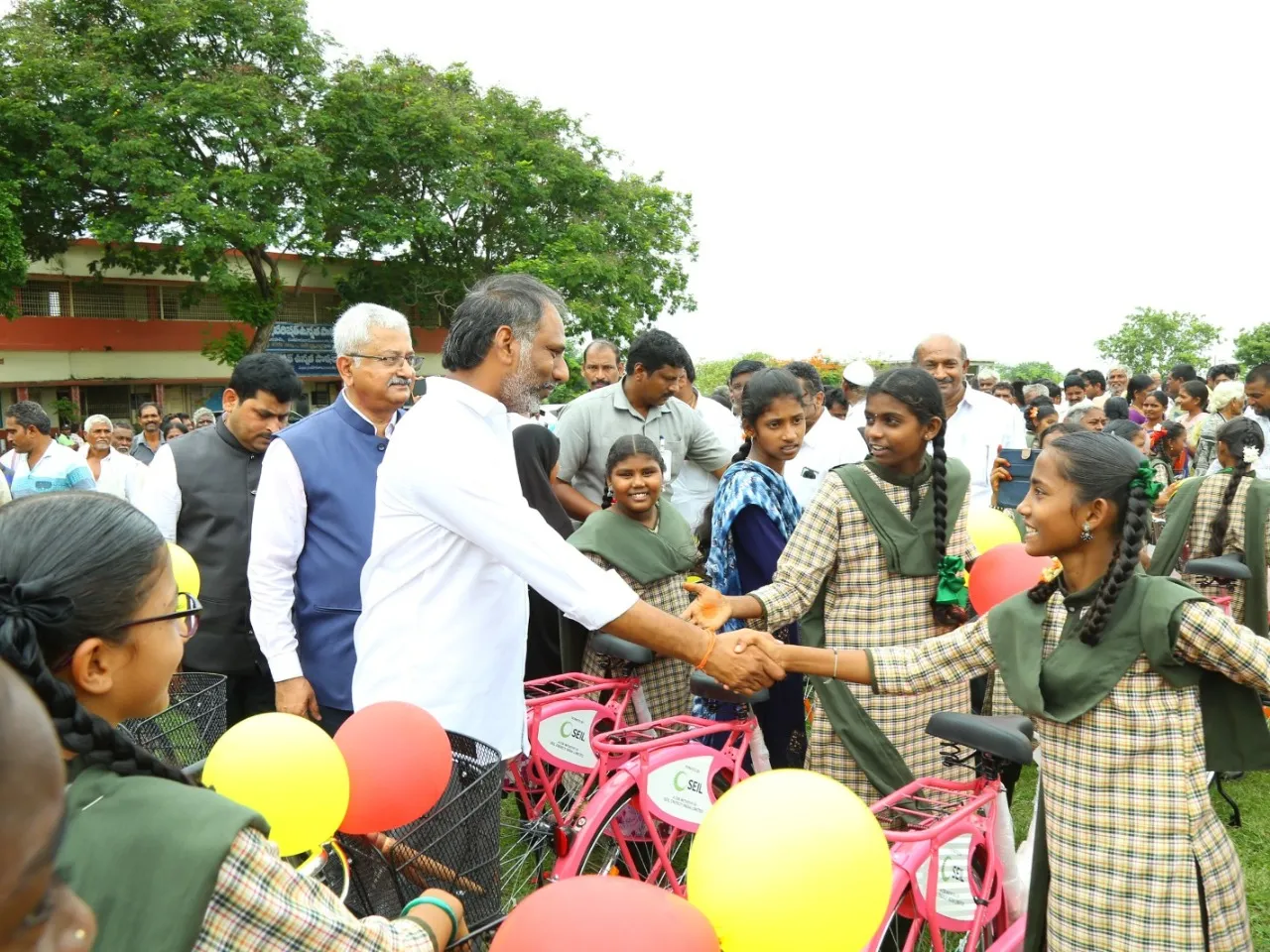 SEIL Energy Donates 1,000 Bicycles to School Students in Andhra