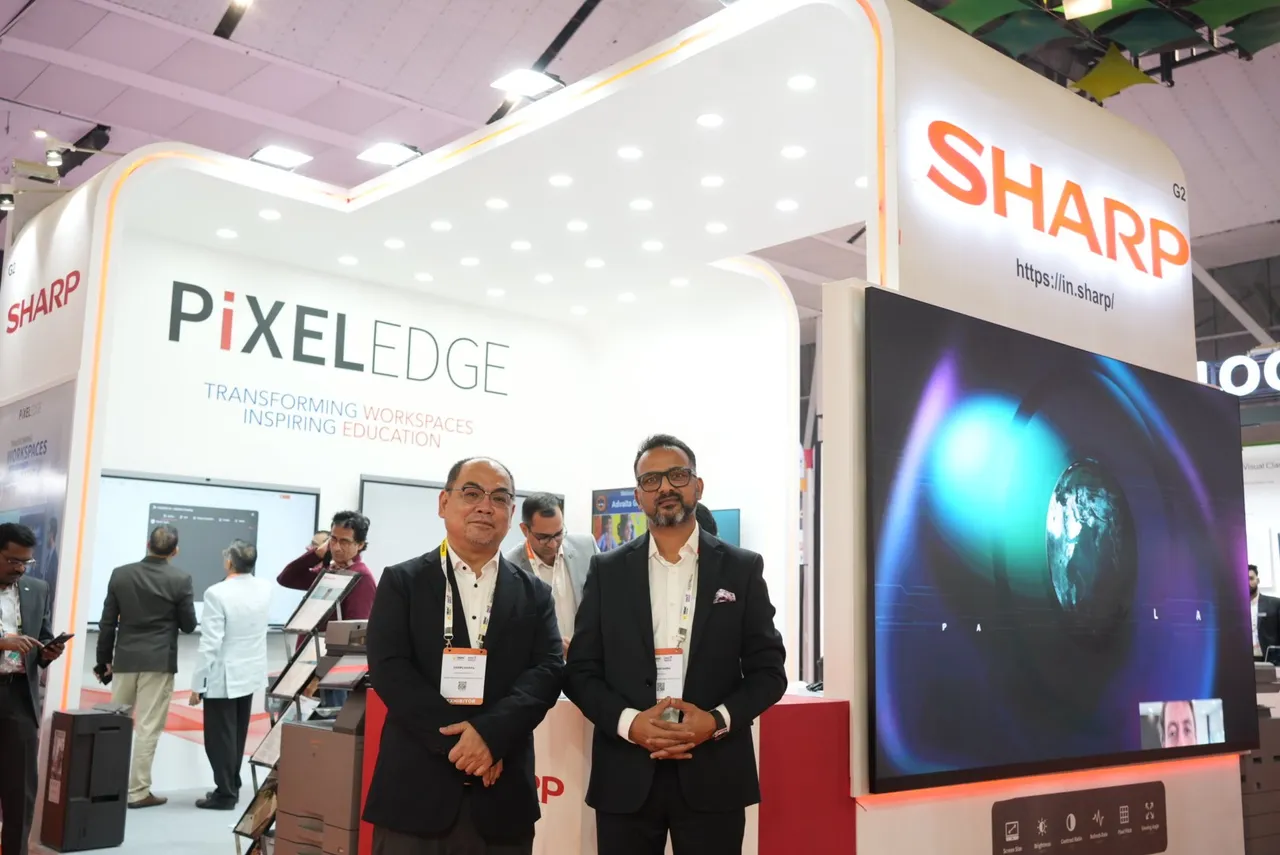 Picture- Osamu Narita, Managing Director, SHARP Business Systems and Manish Garg, President, Sharp Business Solutions & Display Solutions Business