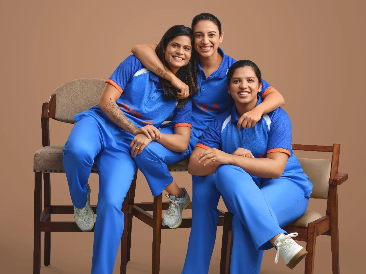 Tanishq Gifts Gold Rings To Women’s Cricket World Cup Winners
