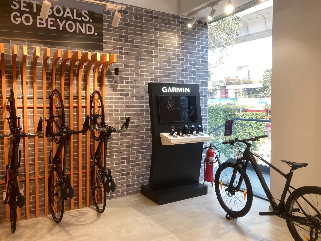 Garmin Products x Giant Store