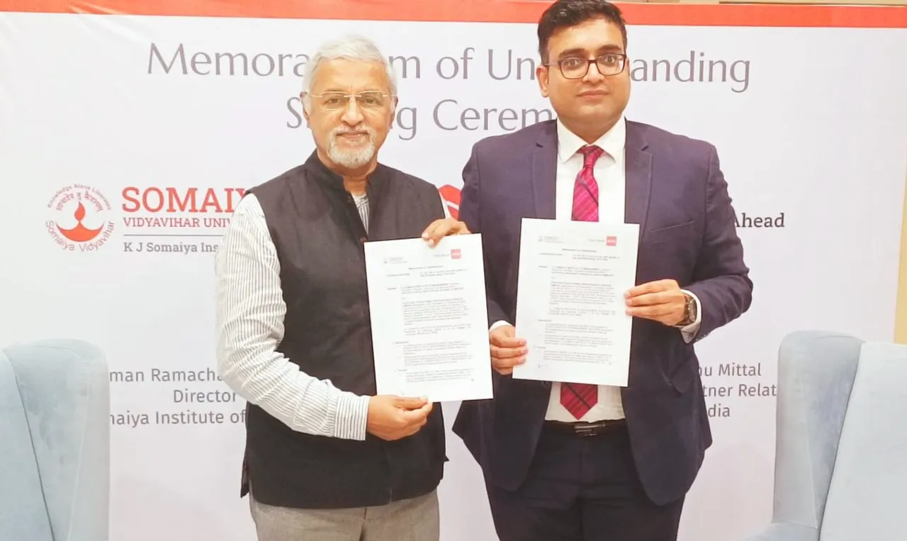 Dr Raman Ramachandran (Left), Director & Dean of K J Somaiya Institute of Management signed MoU with Prabhanshu Mittal (Right), Head of Educational Partner Relationships, ACCA