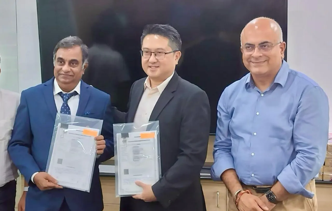  B Murali, Partner at VIBGYOR, Ramamirtham S, Partner at VIBGYOR, Jon Tan, Managing Director, Nippon Paint India and Sharad Malhotra, Director and President (Automotive Refinishes), Nippon Pain