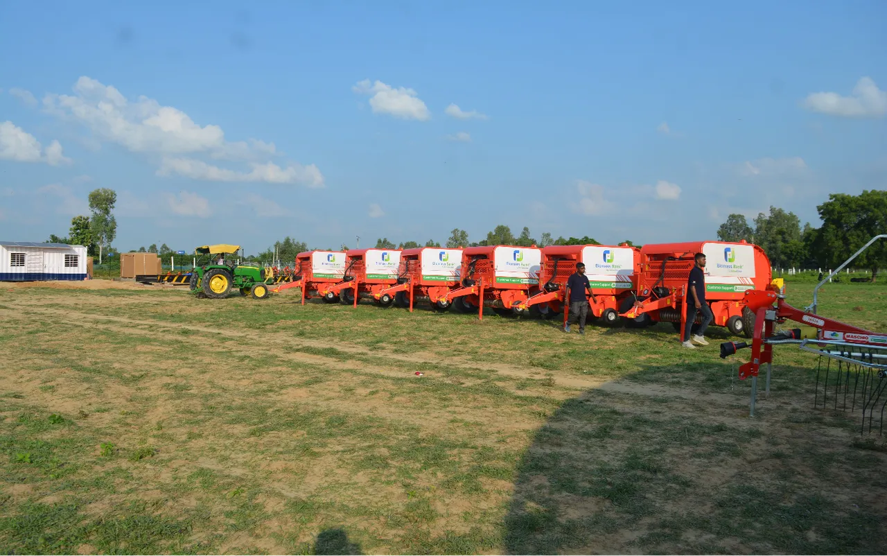 BioFuelCircle deploys fleet to combat Stubble burning in Lucknow.JPG