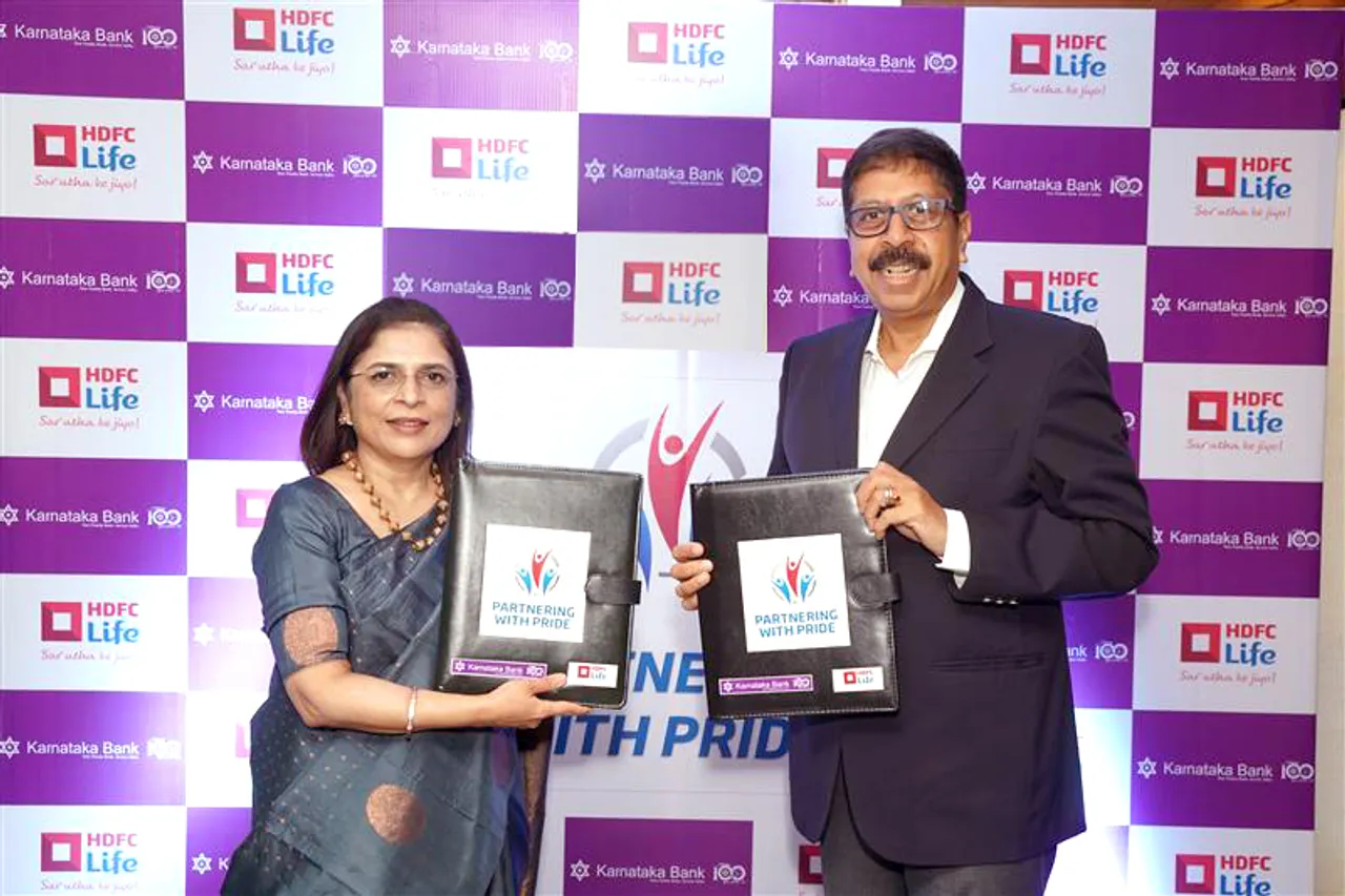 Ms. Vibha Padalkar, MD & CEO of HDFC Life  and Mr. Srikrishnan H, MD & CEO of Karnataka Bank