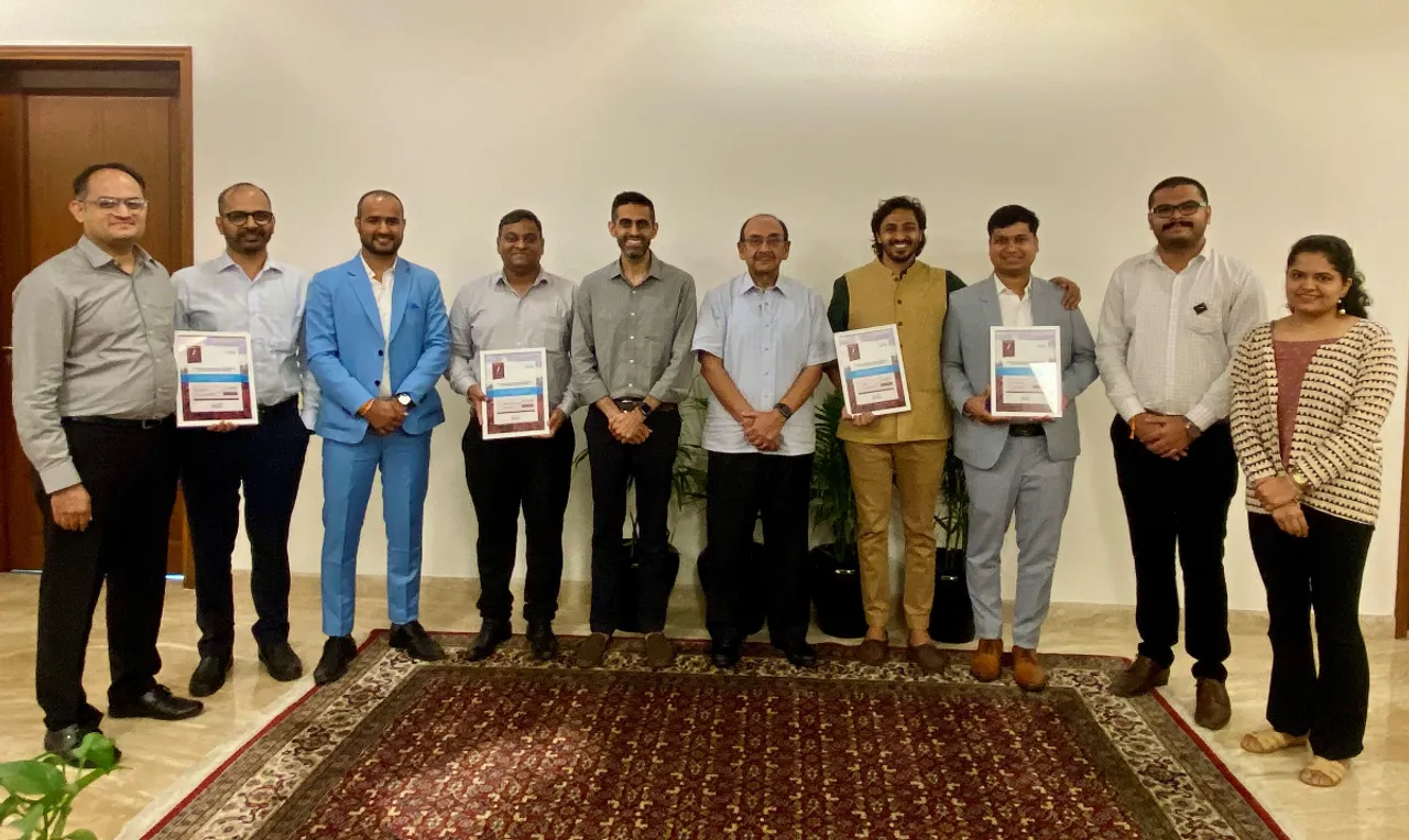 Top 4 Finalists of DCM Shriram AgWater Challenge with Mr Ajay Shriram, the Chairman & Senior MD of DCM Shriram Ltd. and Atul Sat