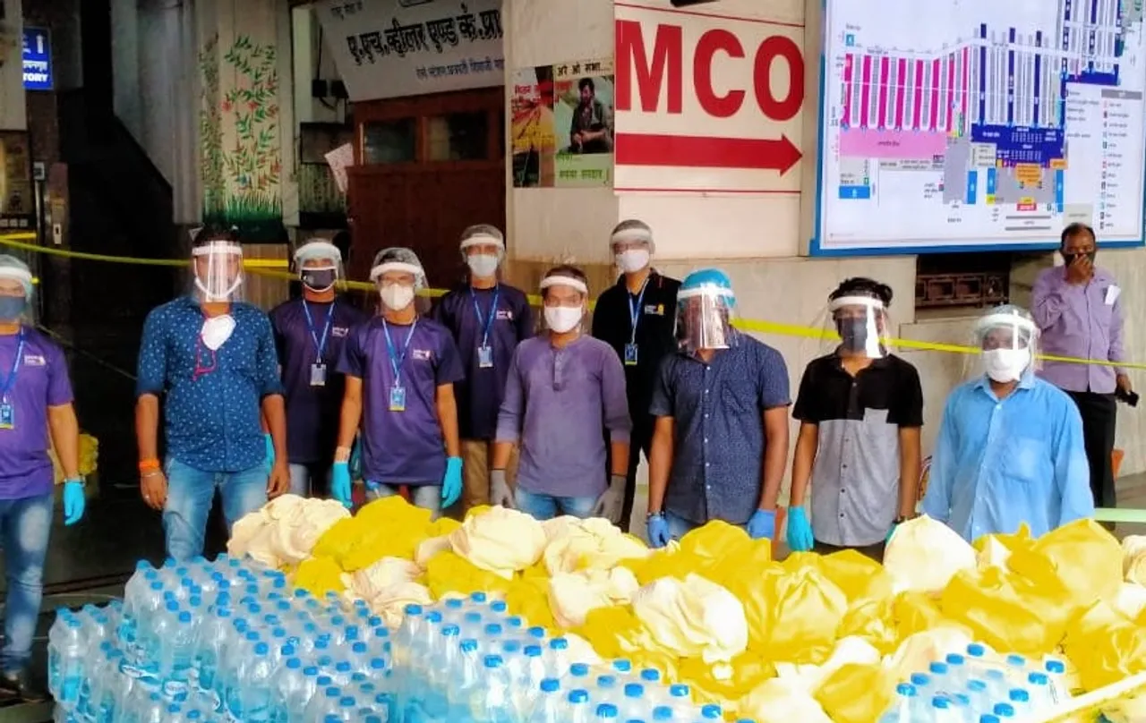 ‘Serving the Shramiks’ - Providing Food and Water to over 1,20,000 Migrants