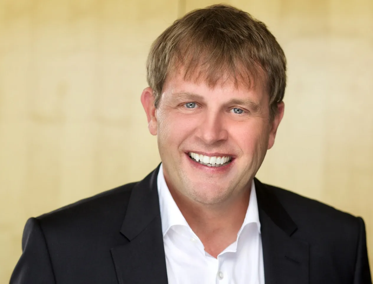 Mr. Kevin Simzer, Hybrid Cloud, Ransomware, Cloud Security, IoT, Trend Micro