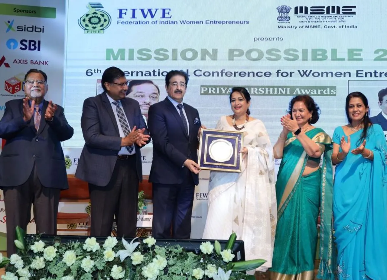 Selima Ahmad, Member of Parliament, Bangladesh receiving Lifetime Achievement Priyadarshini Award