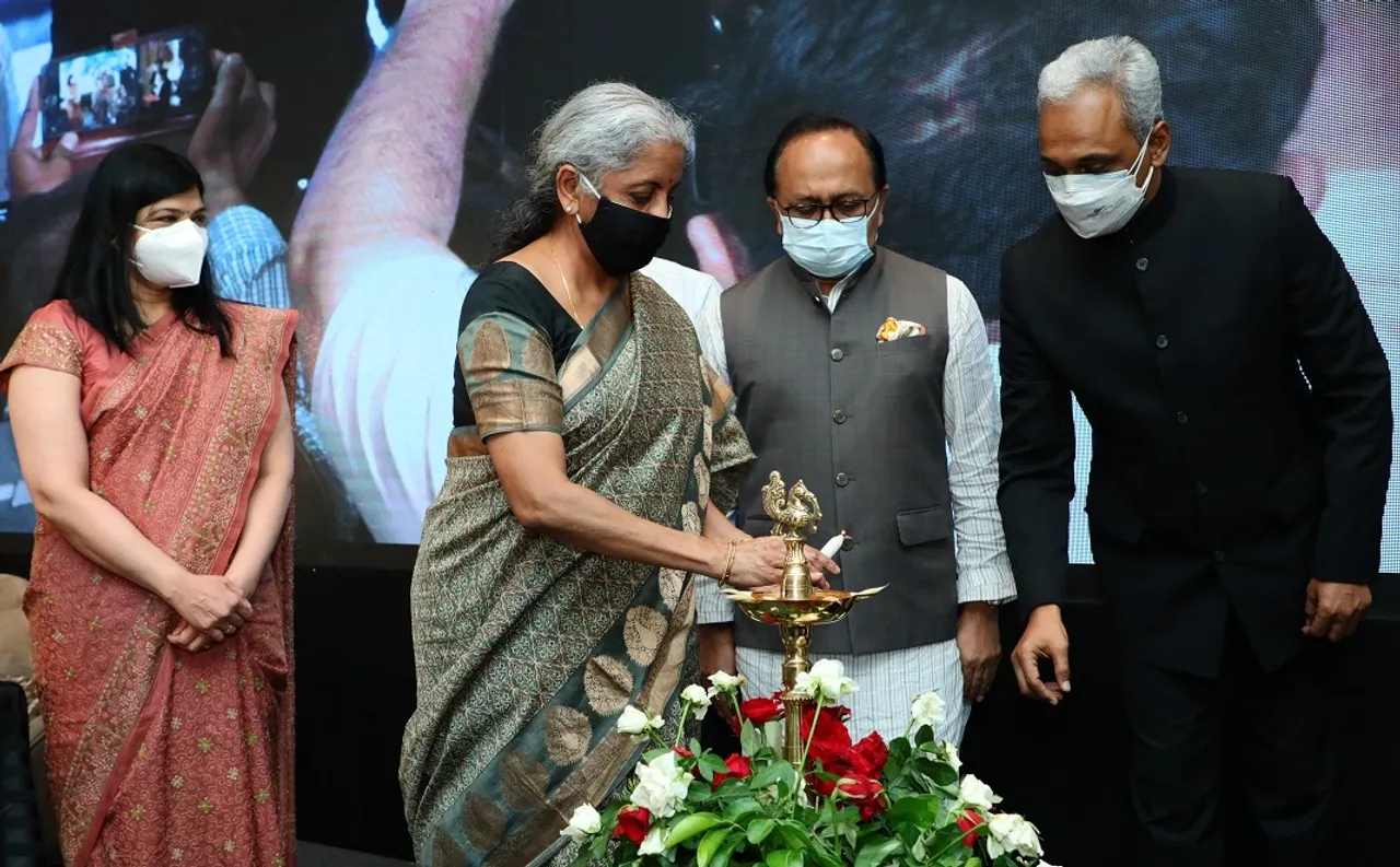 Nirmala Sitharaman, Sidharth Nath Singh, Exim Bank, SIDBI, Ubharte Sitare Fund