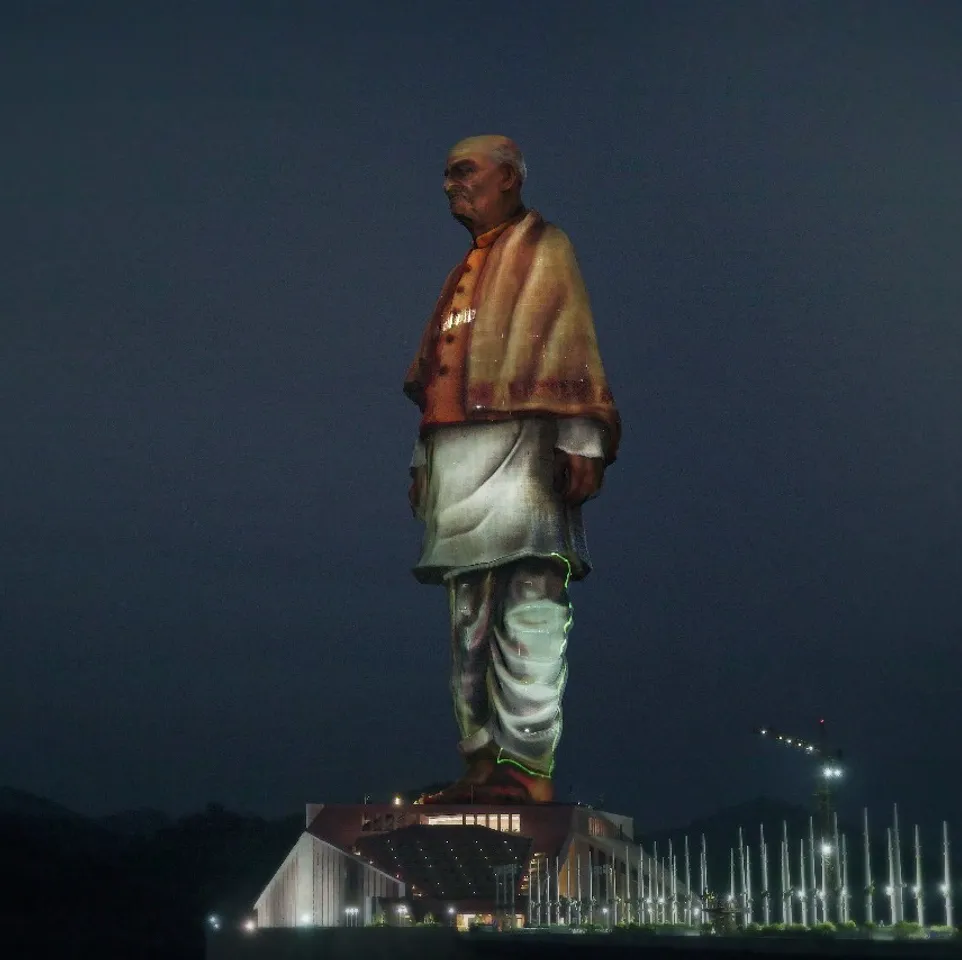 Christie Crimson Laser Projectors Light Up Statue of Unity