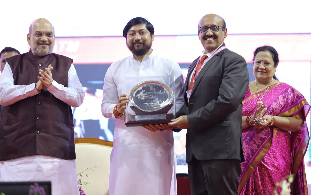 Kirti Puraskar Photo