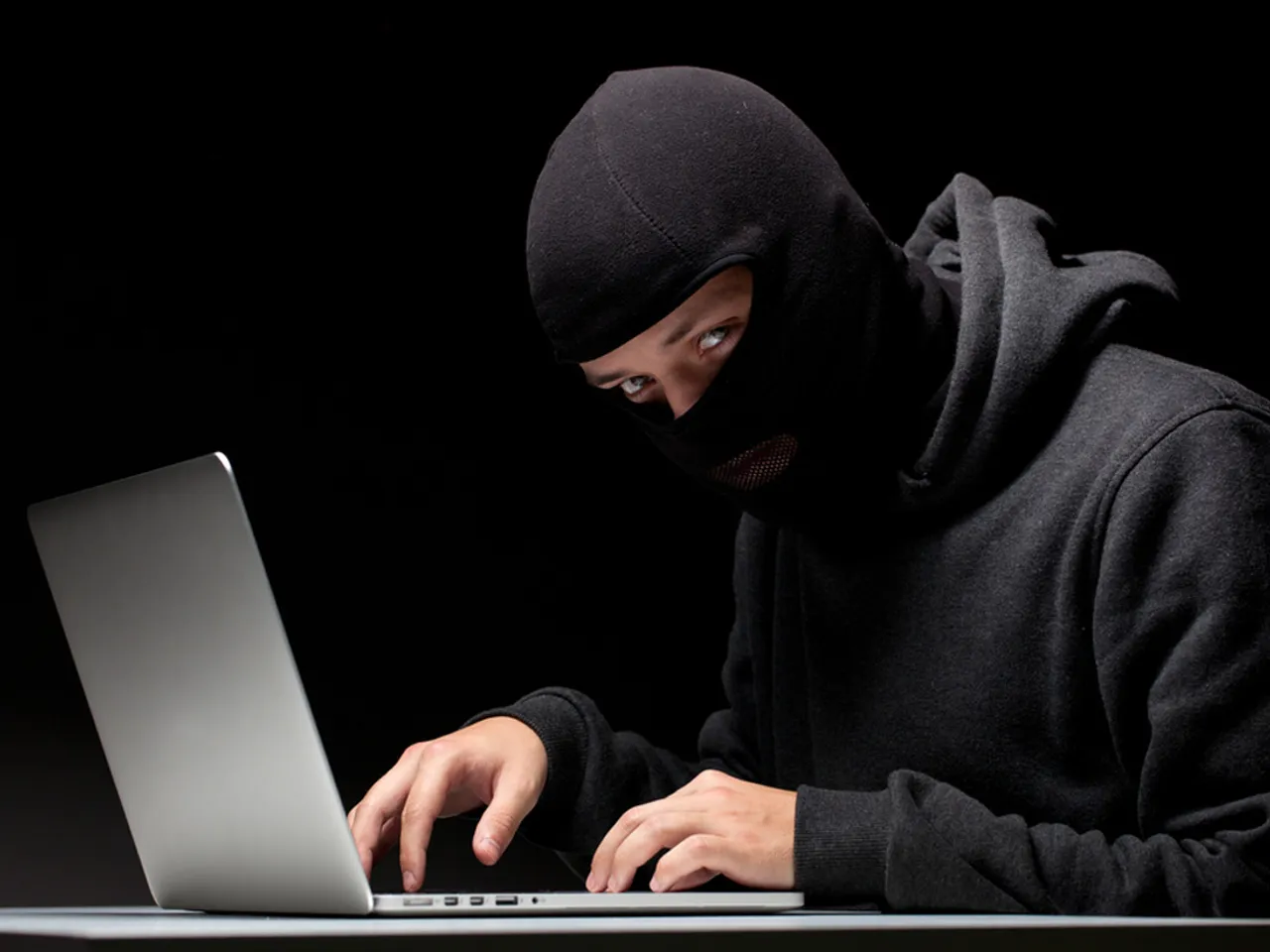 #InfibeamShining: The dark side of influencer marketing