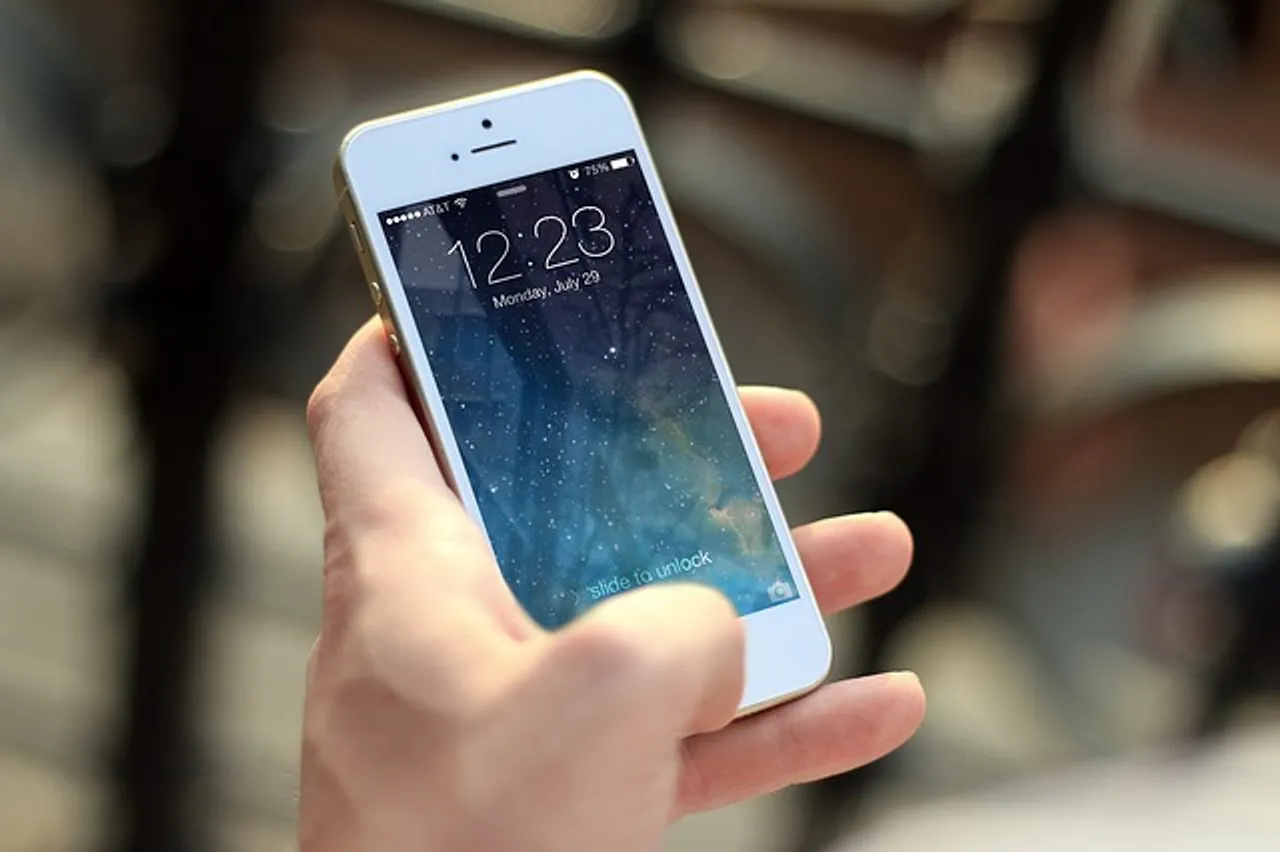 Facebook Welcomes iOS 8: Updates The Facebook App For A Richer Experience!