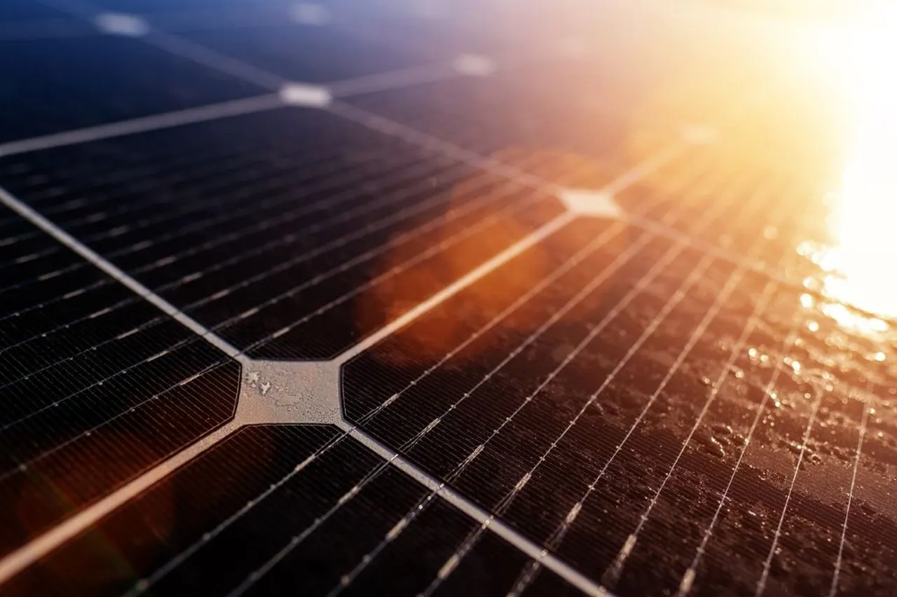 CPS Glass USA prepared for construction, updated permits, and secured offtake deals as Equinox Partners LP joined the board. 